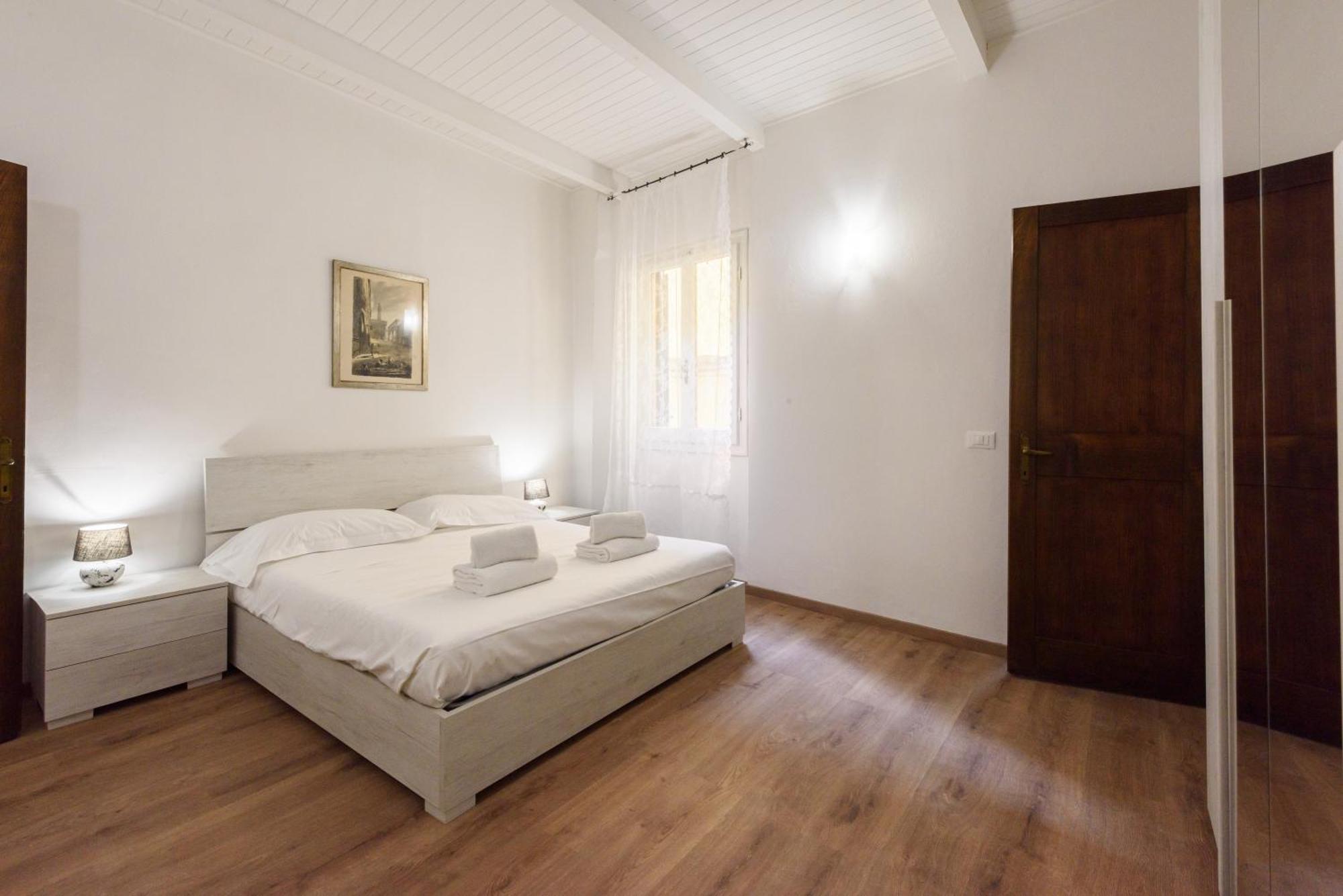 Apartment Uffizi 3 Bedrooms By Mmega