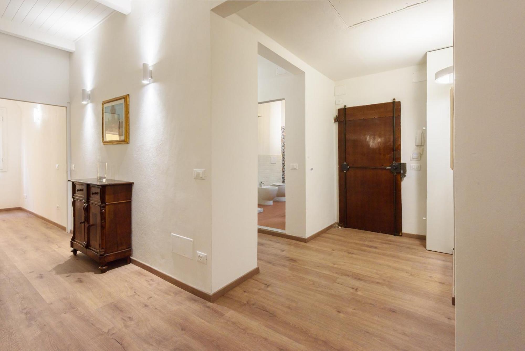 Apartment Uffizi 3 Bedrooms By Mmega