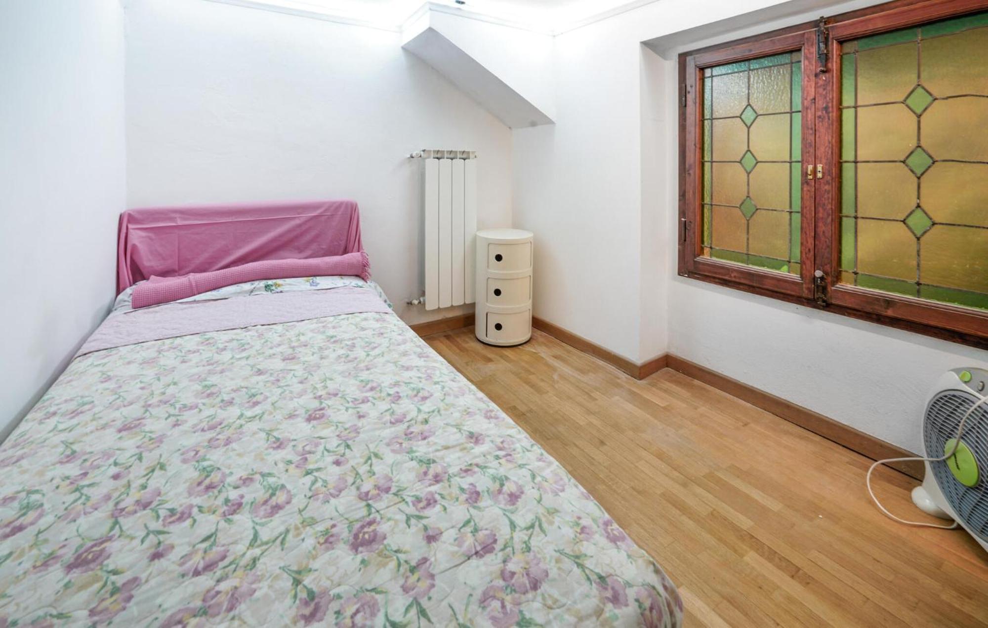 2 Bedroom Beautiful In Appartement Florence