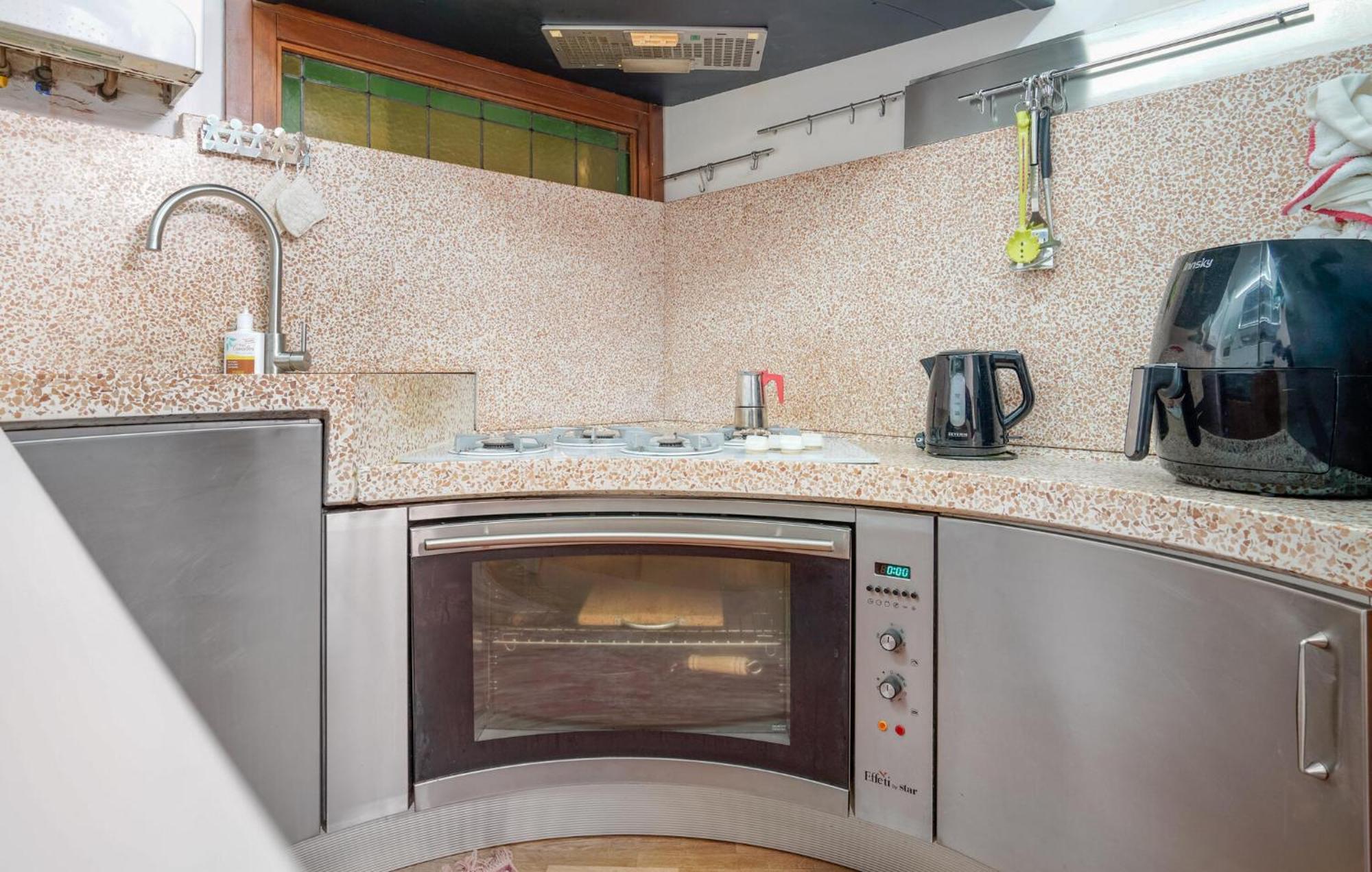 2 Bedroom Beautiful In Appartement