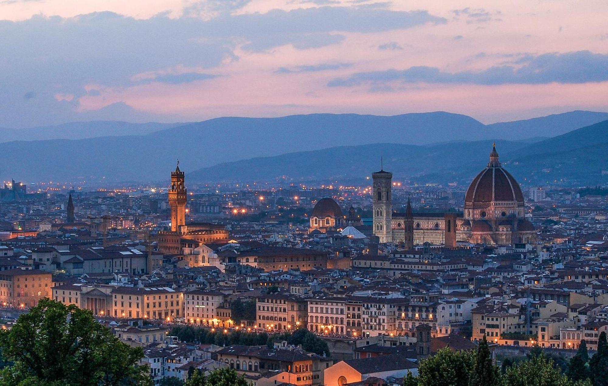 2 Bedroom Beautiful In Appartement Florence