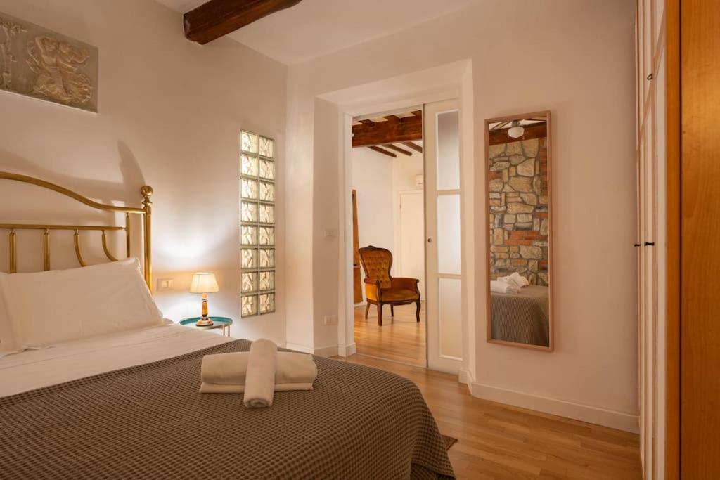 Keys Of Italy - Mercato 20 - Modern 1 Bedroom Nearby Mercato Apartment *