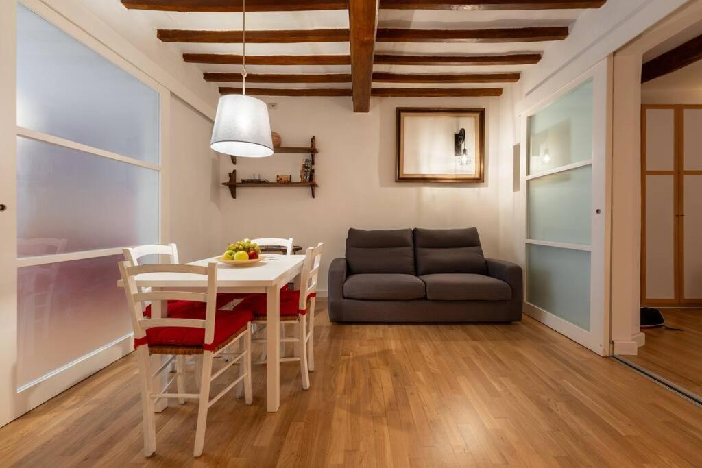 Keys Of Italy - Mercato 20 - Modern 1 Bedroom Nearby Mercato Apartment *