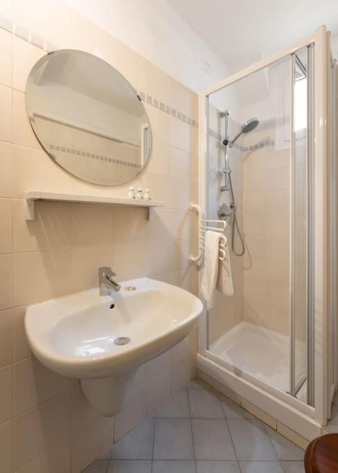 Keys Of Italy - Mercato 20 - Modern 1 Bedroom Nearby Mercato Apartment