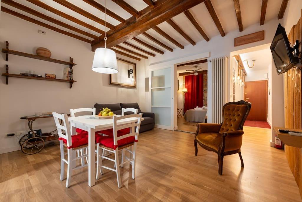 Keys Of Italy - Mercato 20 - Modern 1 Bedroom Nearby Mercato Florence