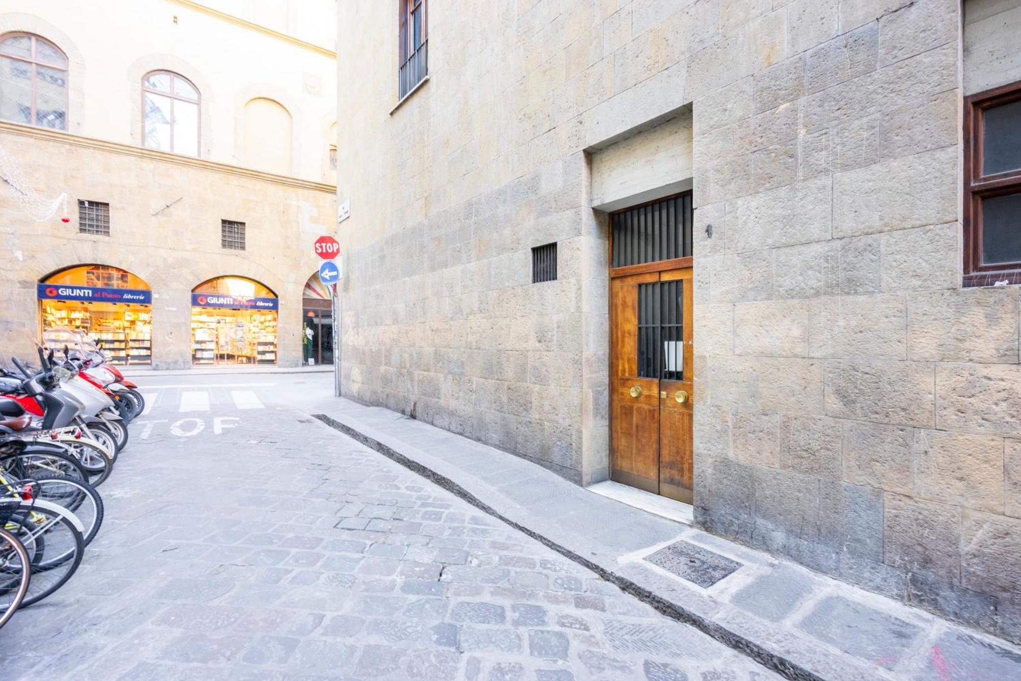 Sprone Apartment *