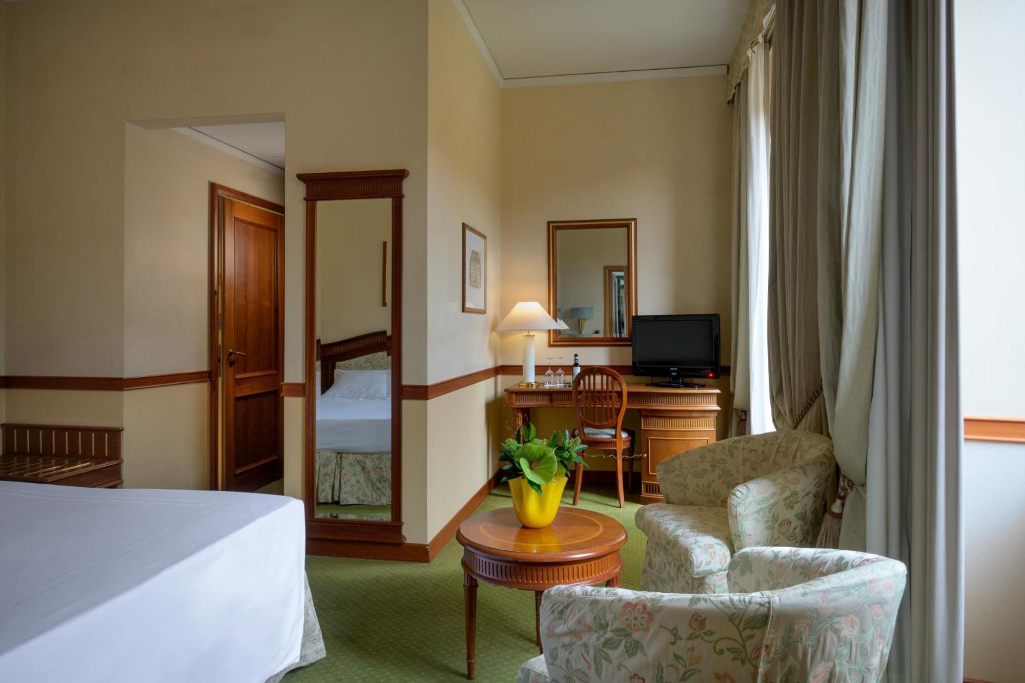 Degli Orafi Hotel