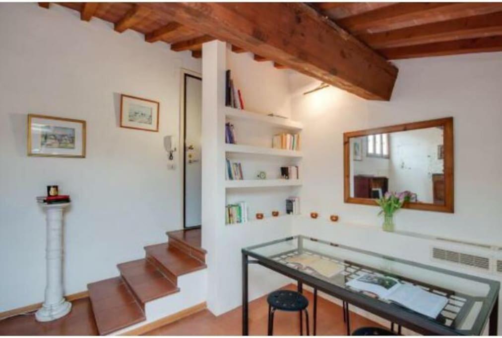 Apartment Cozy Rooftop On Arno River