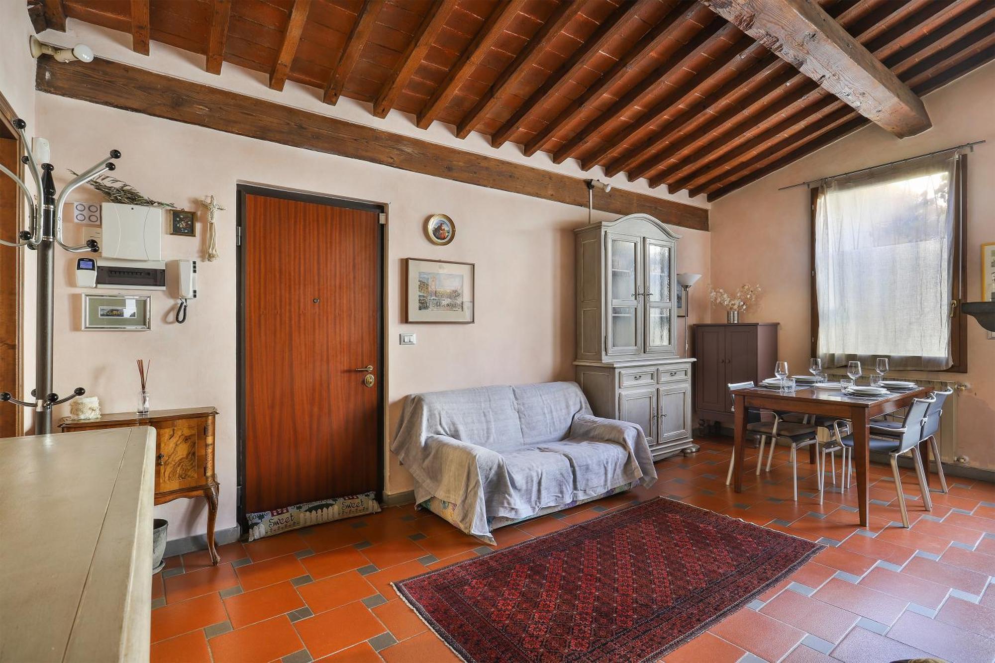 Apartment 2 Bedroom With Terrace *