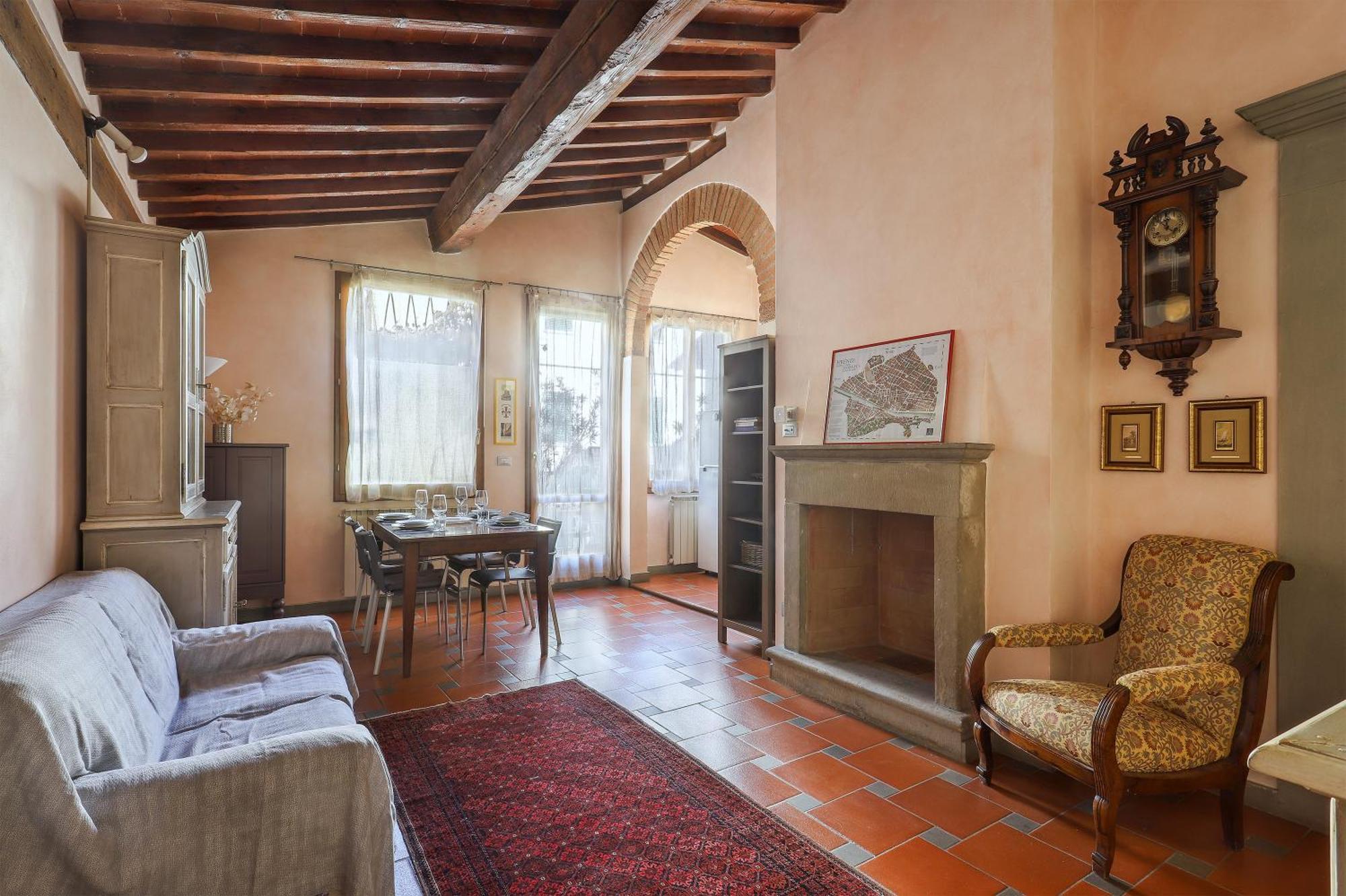 2 Bedroom With Terrace Apartment Florence