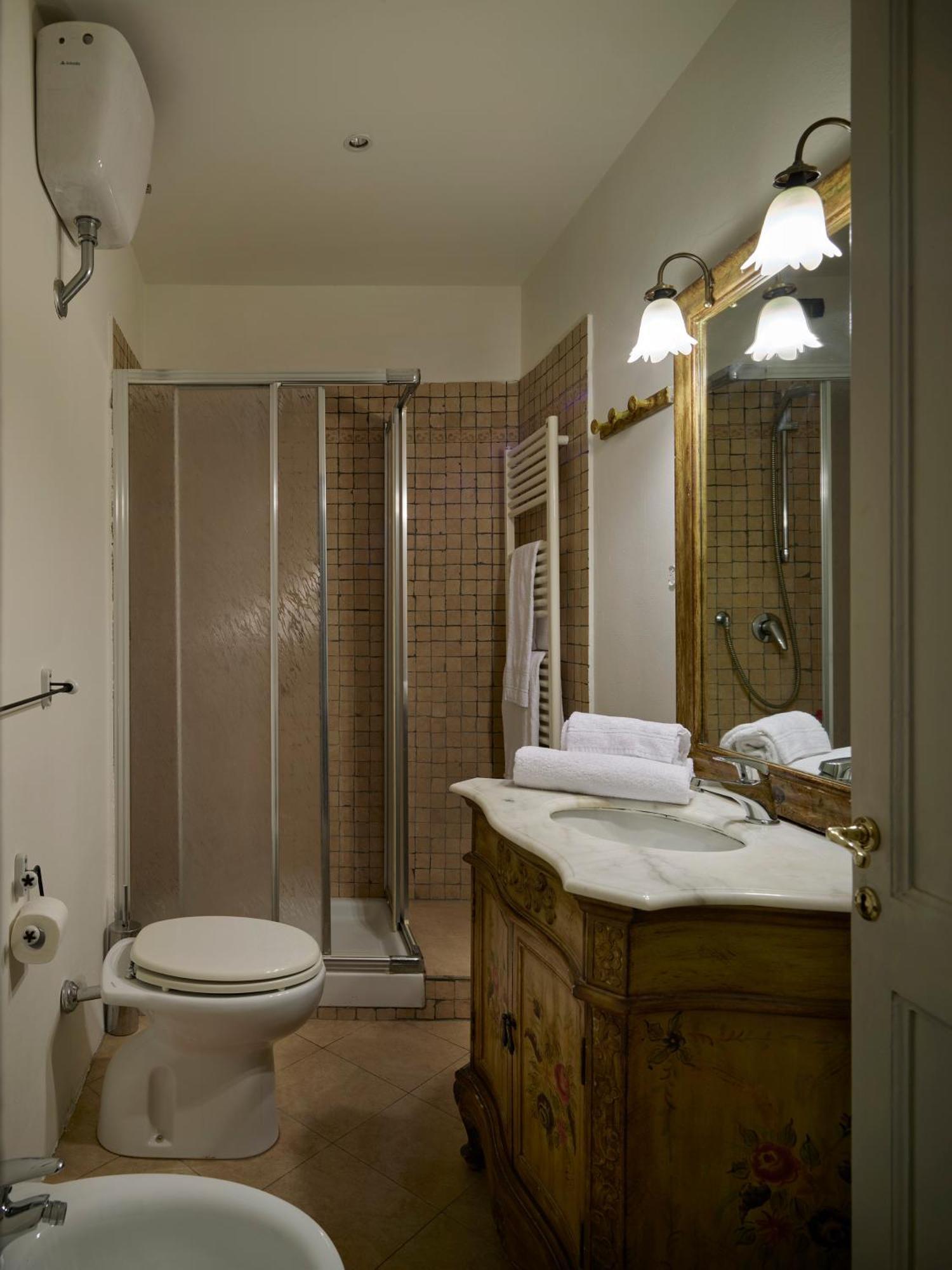 Apartment Charming & Authentic 1br In Historic Center, Near The Duomo