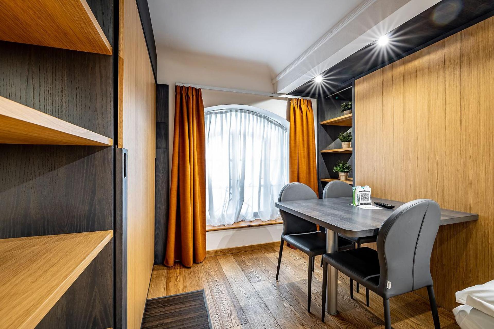 Martelli 6 & Couette-café Florence