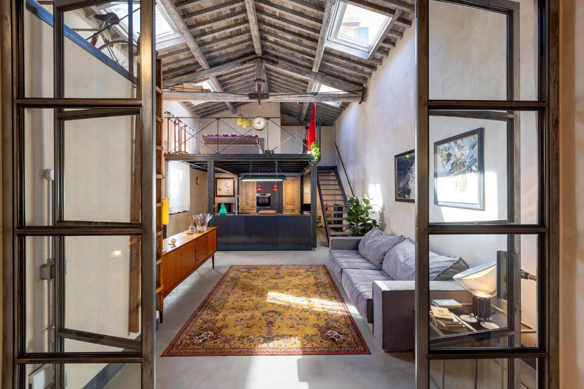 Apartment The Urban Loft By Mmega Florence