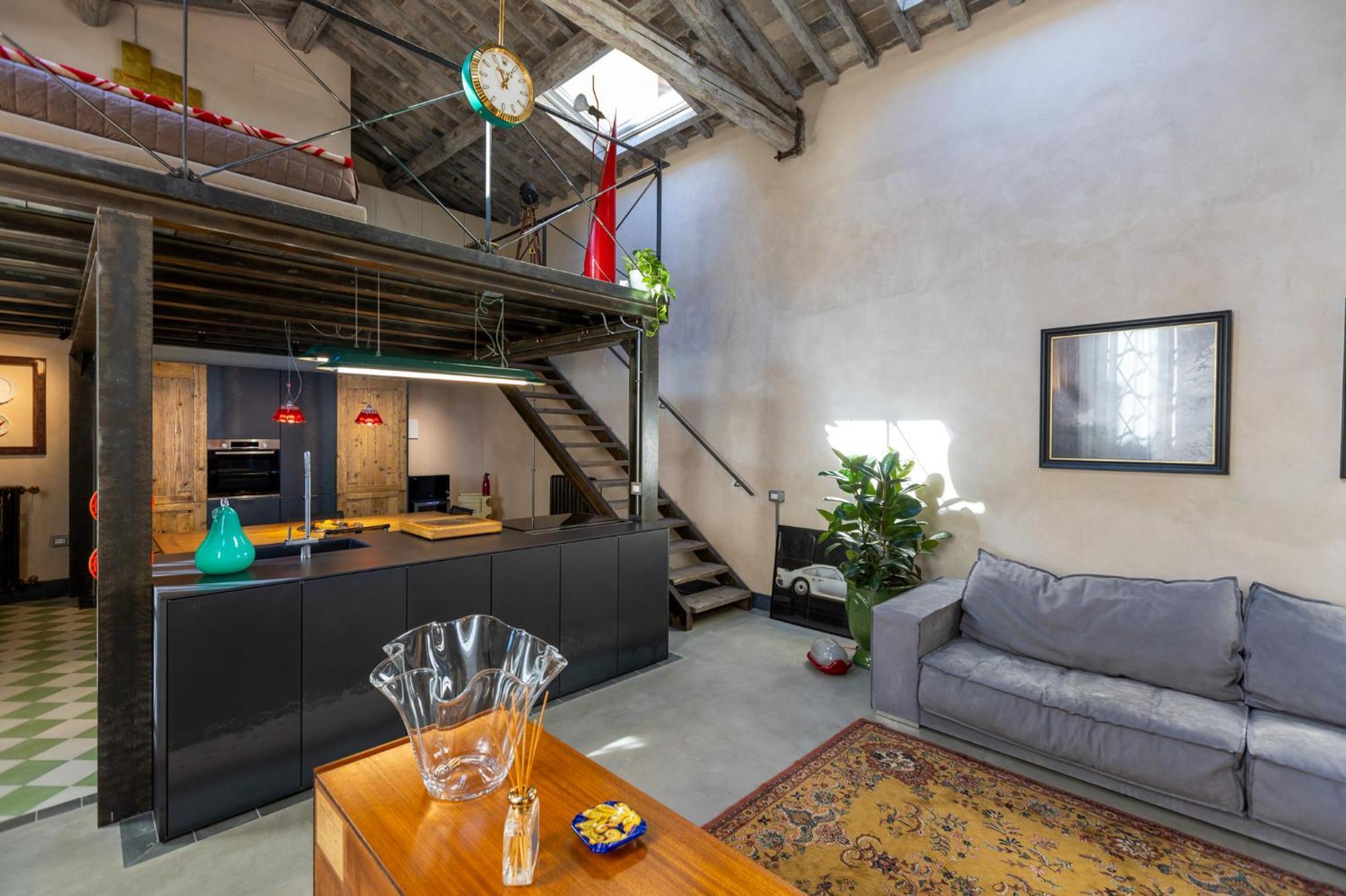Apartment The Urban Loft By Mmega