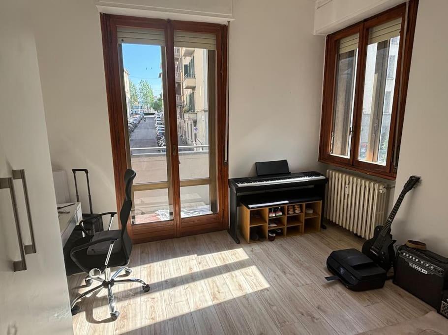 Show Me 2 Bedroom Duomo & Airport Tram Florence