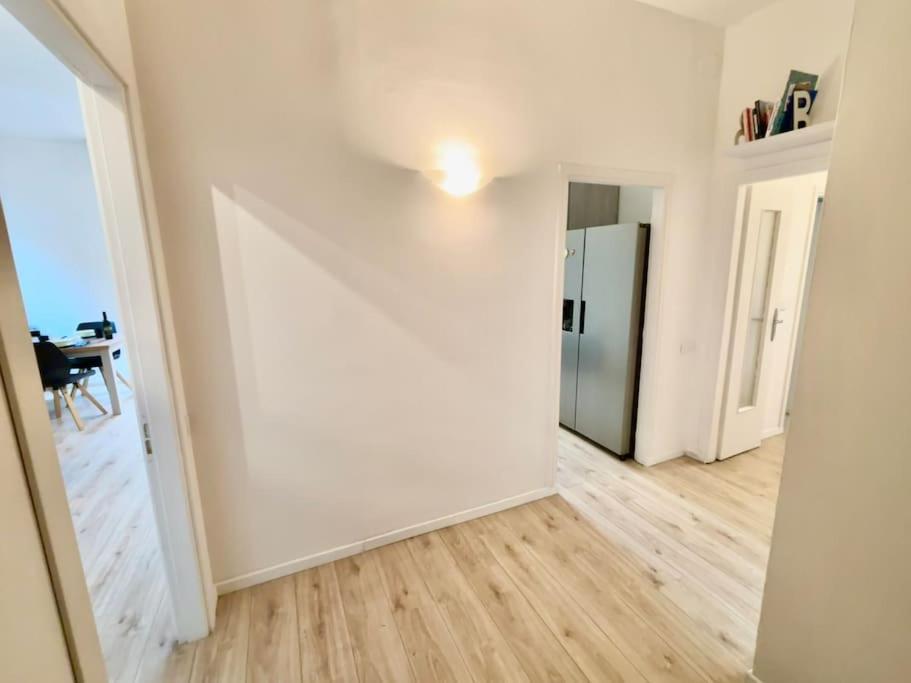 Apartment Show Me 2 Bedroom Duomo & Airport Tram