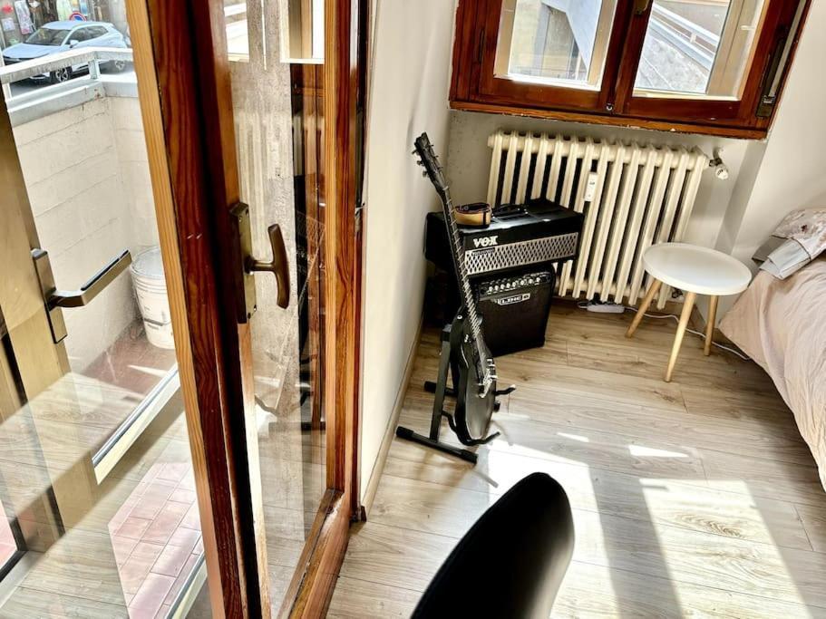 Show Me 2 Bedroom Duomo & Airport Tram Florence