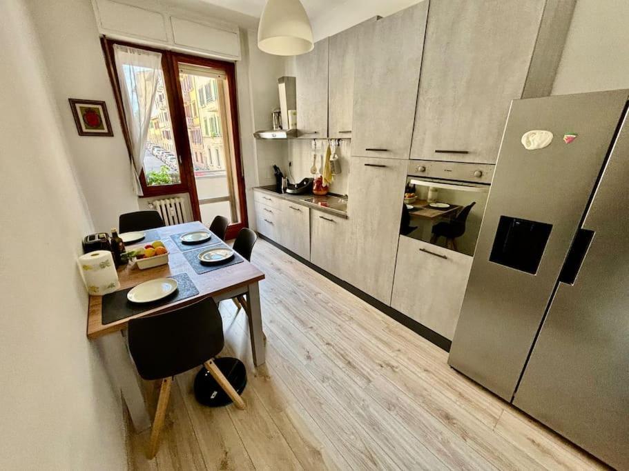 Apartment Show Me 2 Bedroom Duomo & Airport Tram