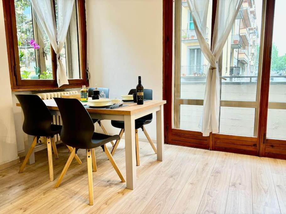 Apartment Show Me 2 Bedroom Duomo & Airport Tram *
