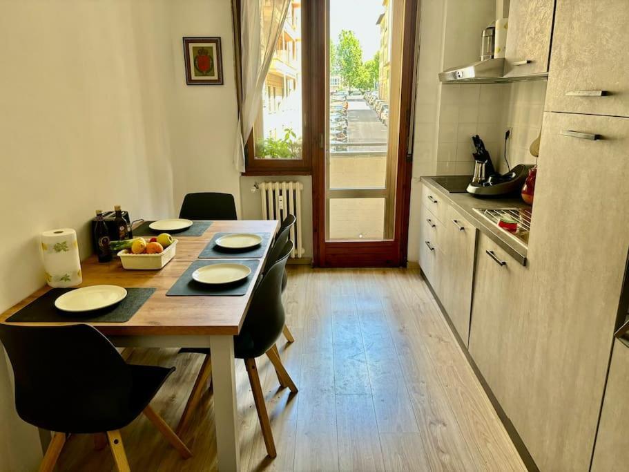 Show Me 2 Bedroom Duomo & Airport Tram Apartment