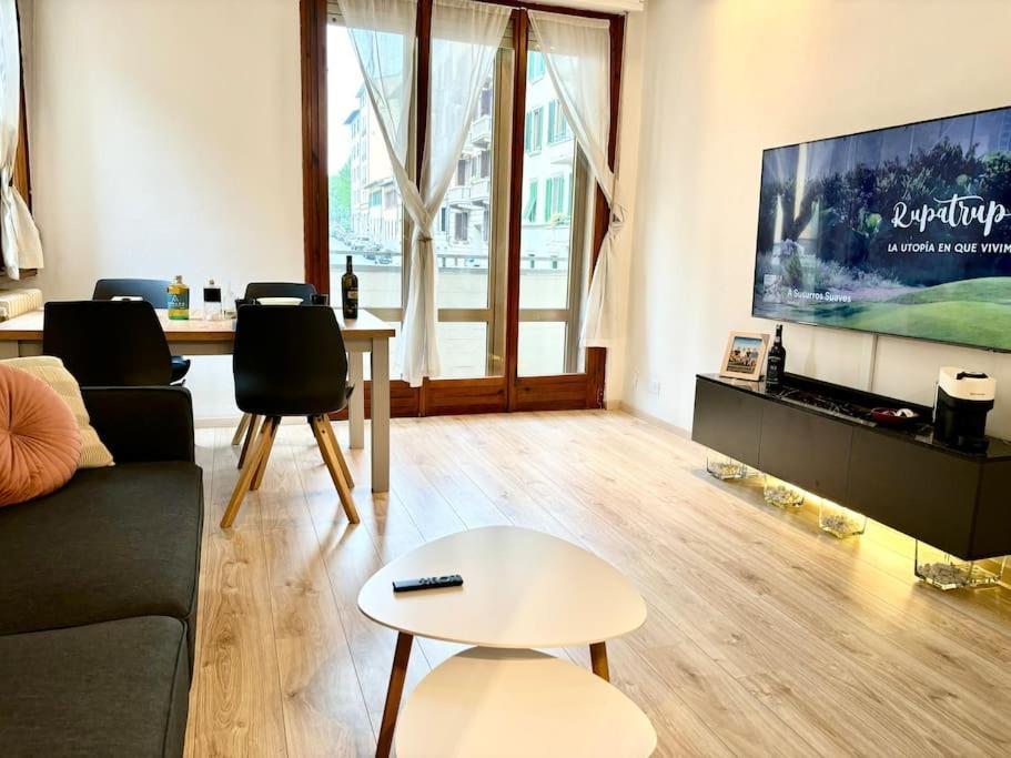 Apartment Show Me 2 Bedroom Duomo & Airport Tram
