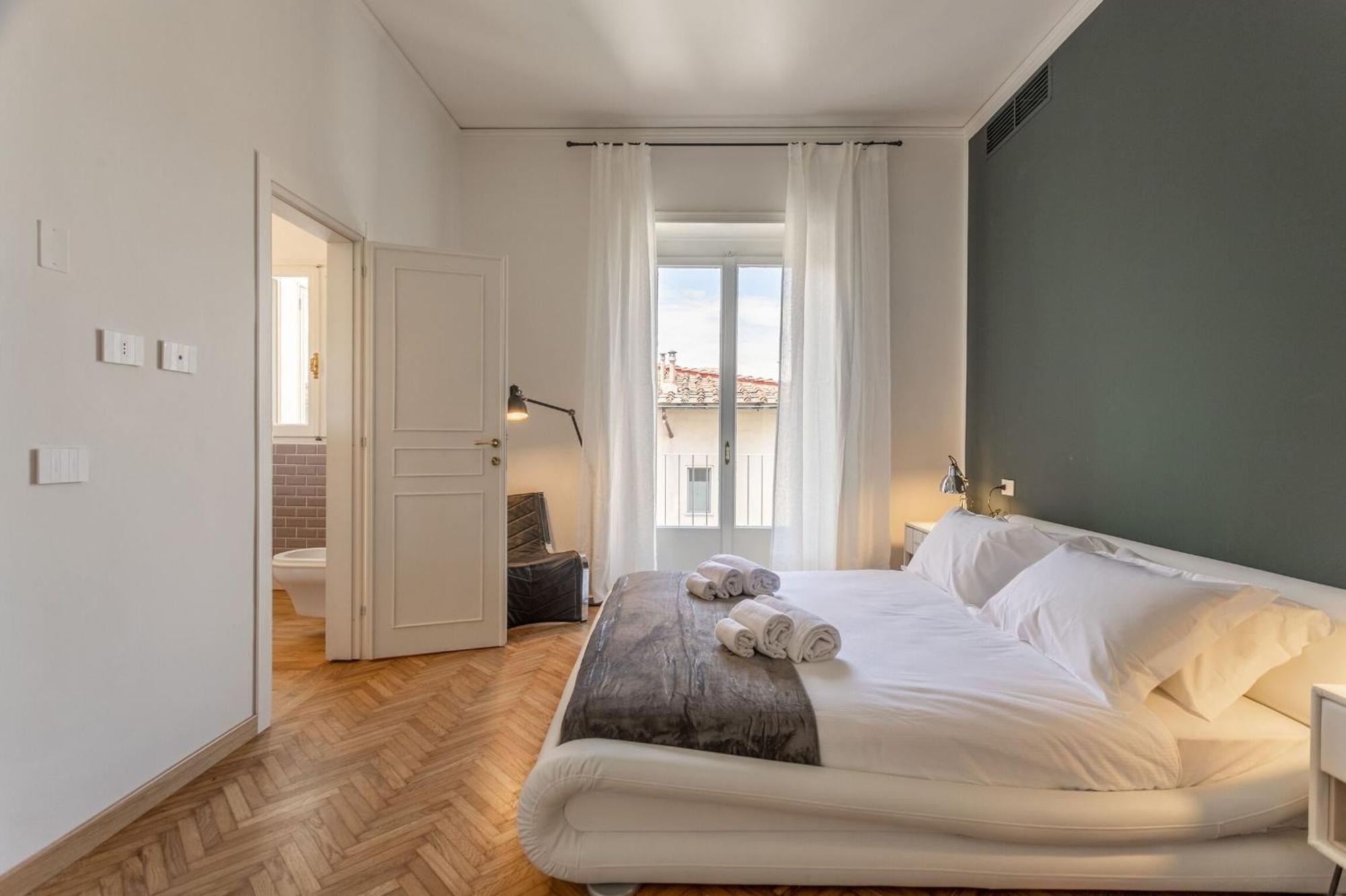 Apartment Vespucci 60 Luxury Apt With Garage And Balcony