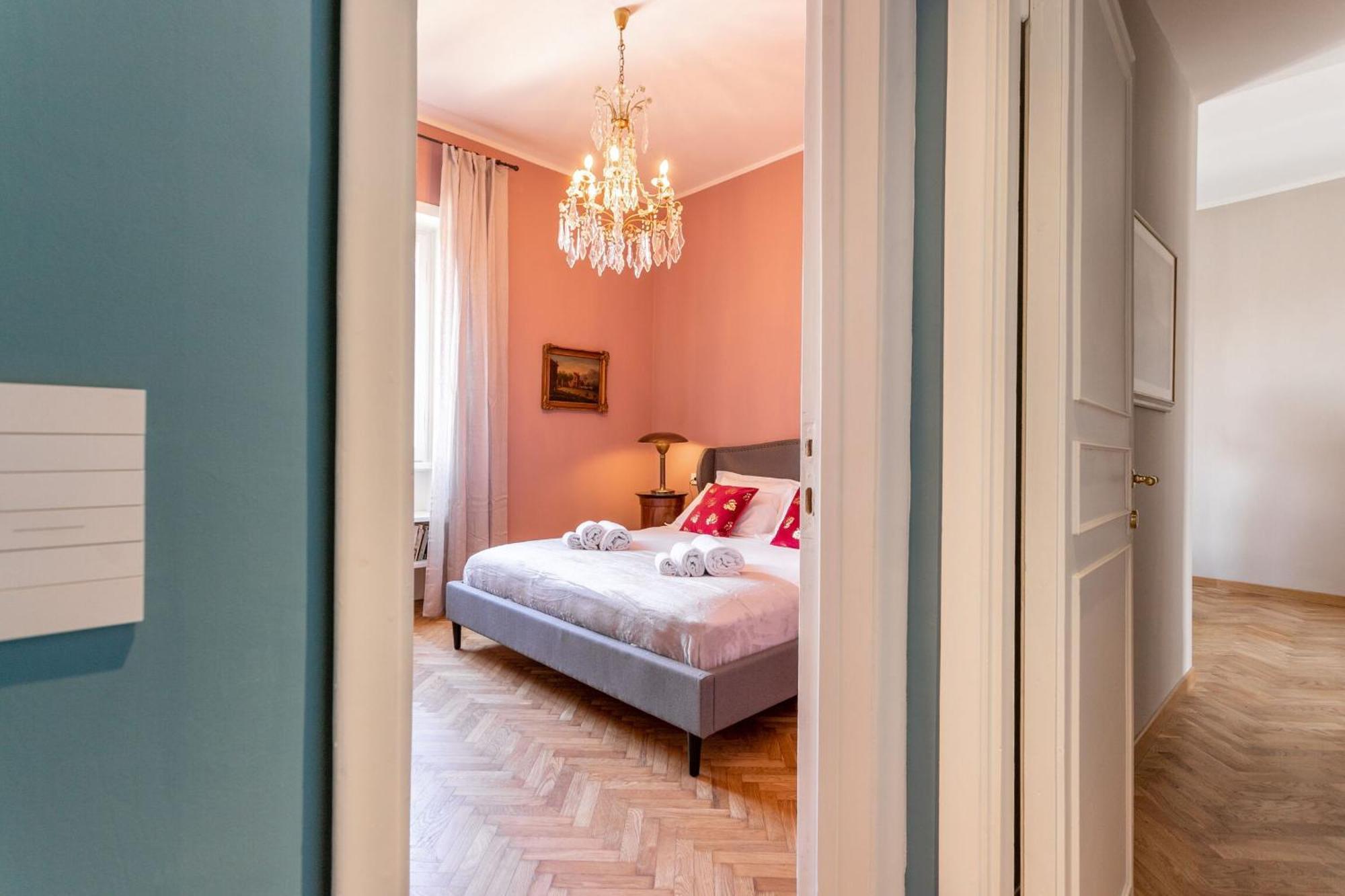 Apartment Vespucci 60 Luxury Apt With Garage And Balcony Florence