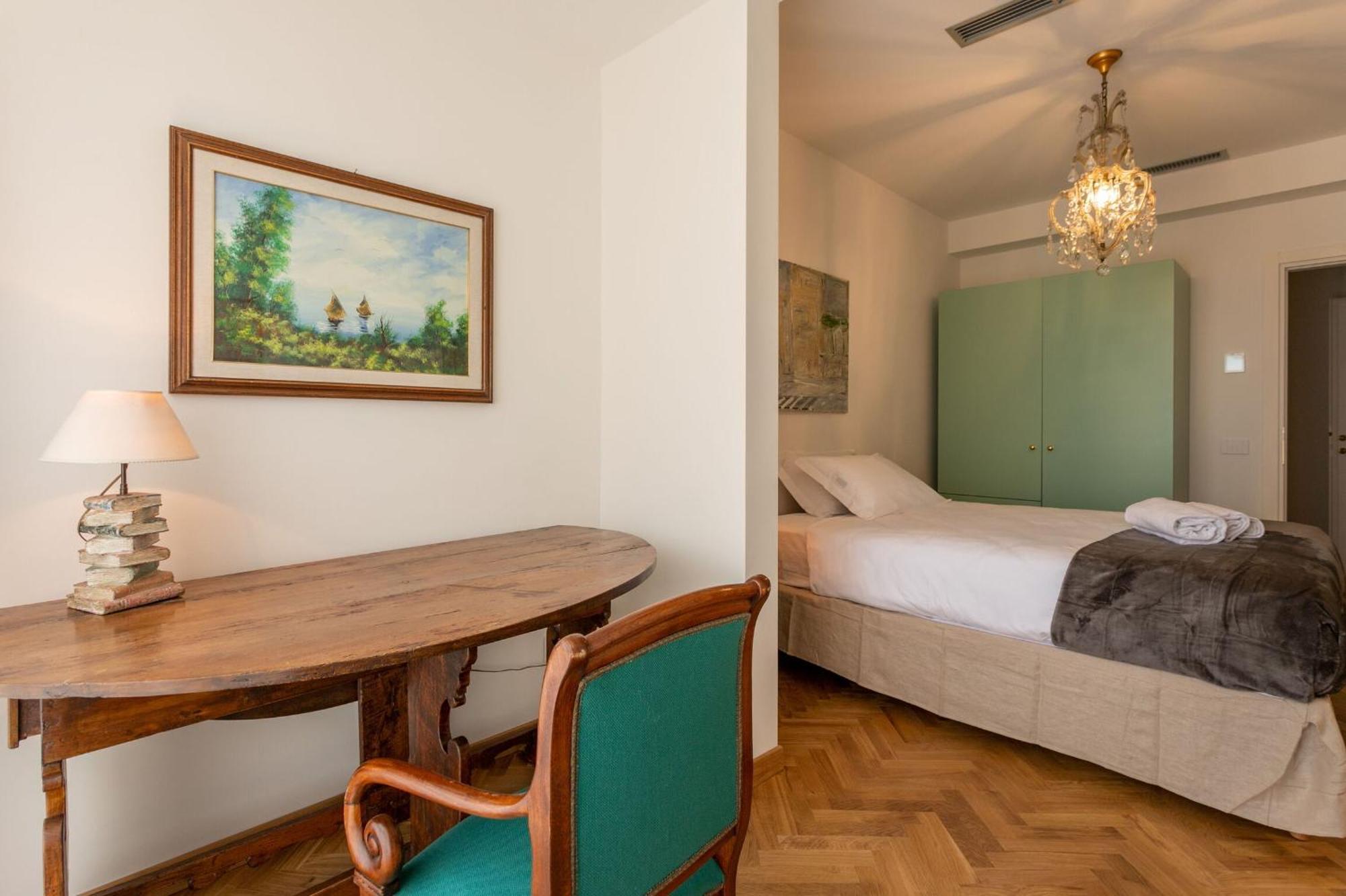 Apartment Vespucci 60 Luxury Apt With Garage And Balcony