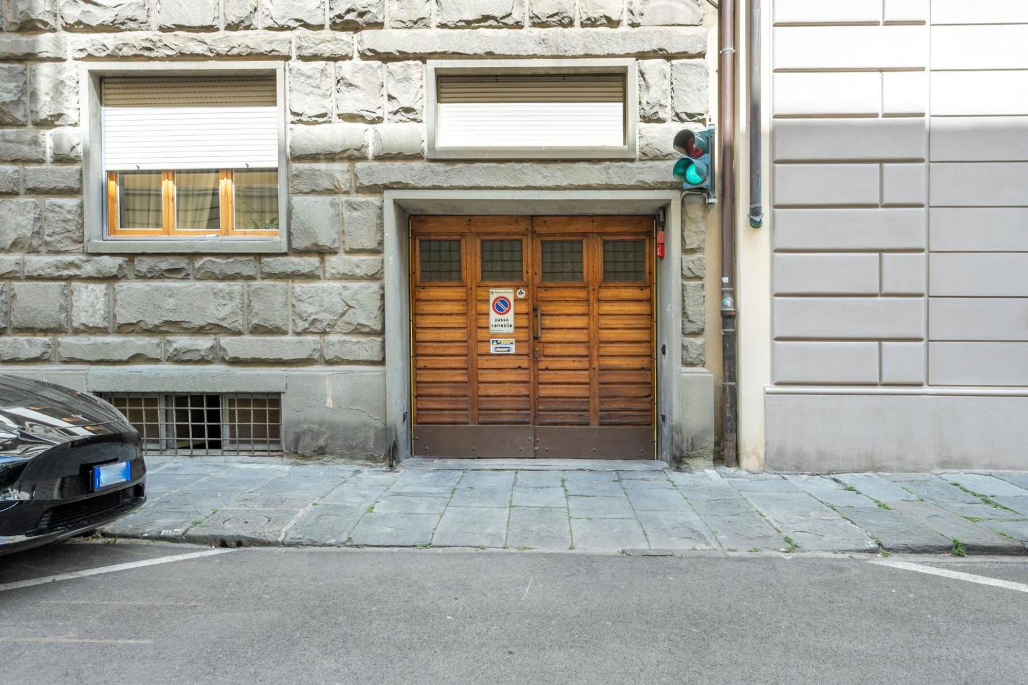 Vespucci 60 Luxury Apt With Garage And Balcony Florence