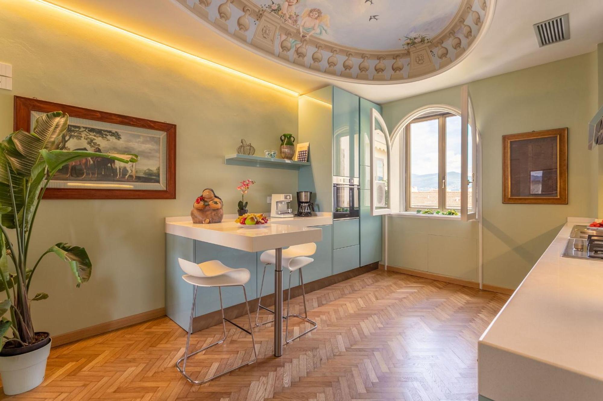 Apartment Vespucci 60 Luxury Apt With Garage And Balcony