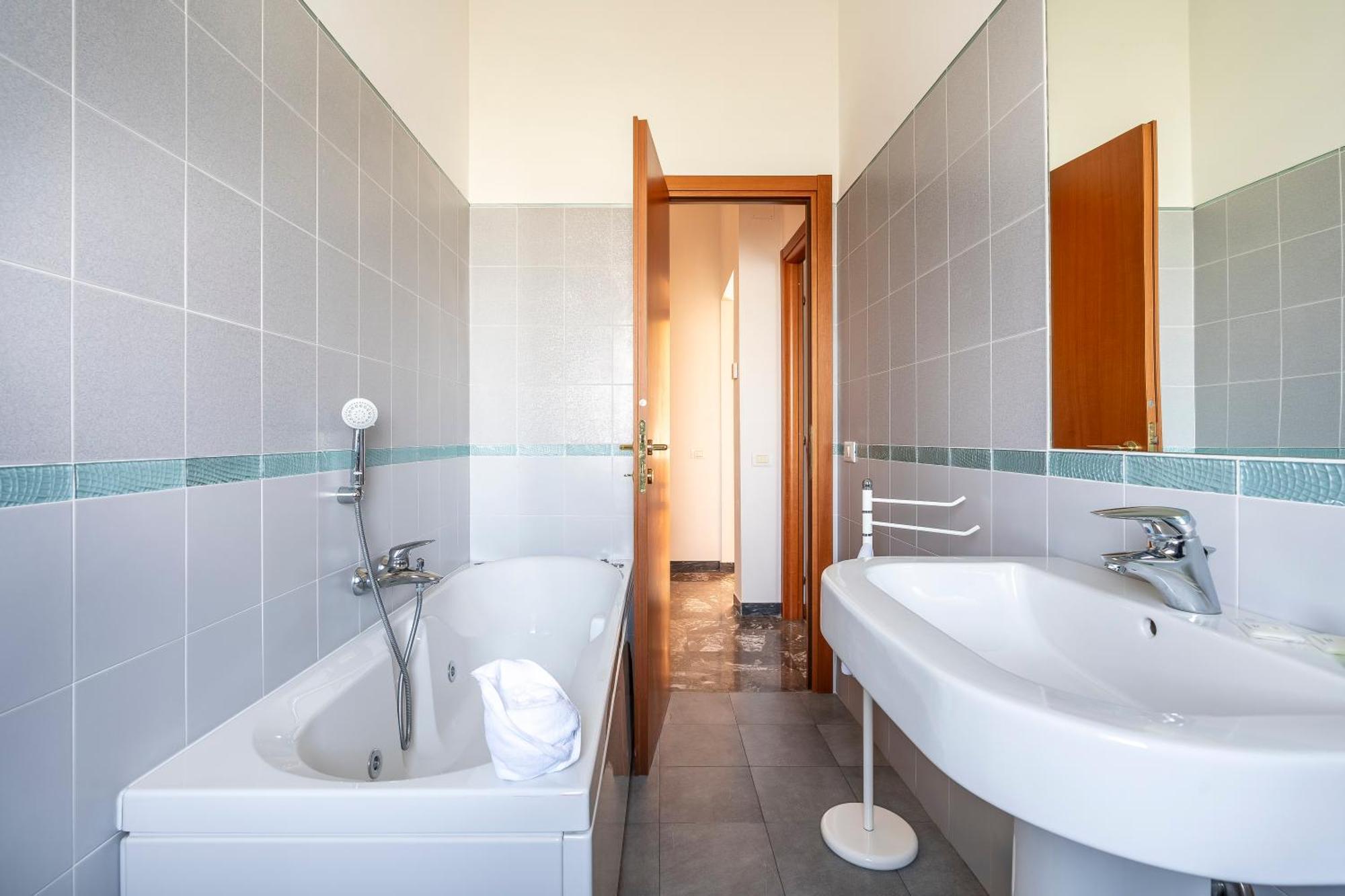Varlungo Charming With Terrace Florence