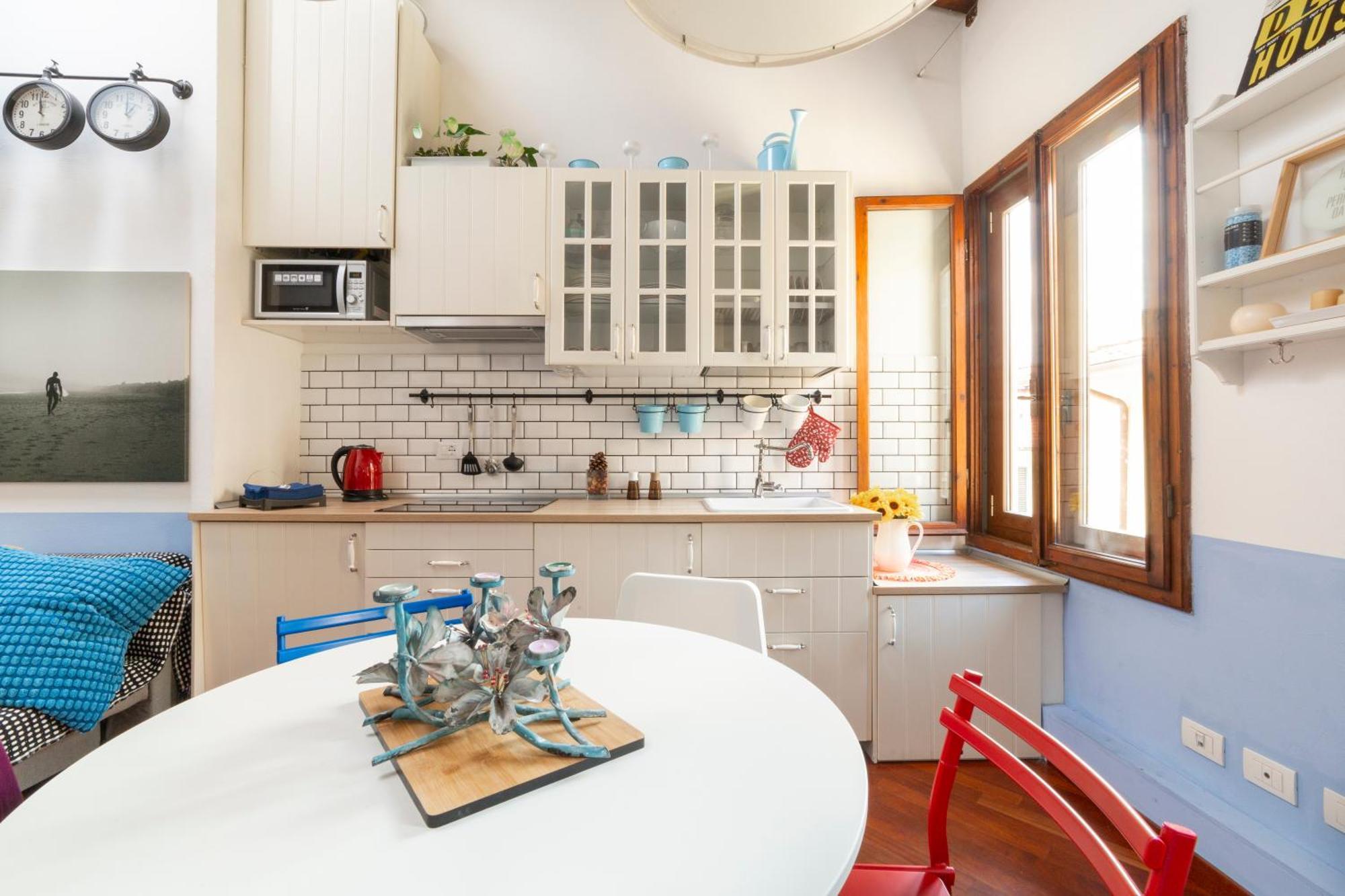 Downtown Colourful Flat Close To The Railway Apartment *
