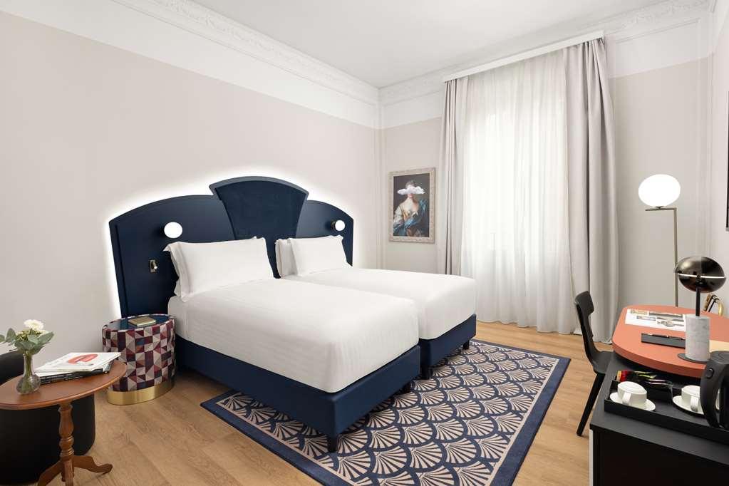 Anglo American Curio Collection By Hilton 4* Florence