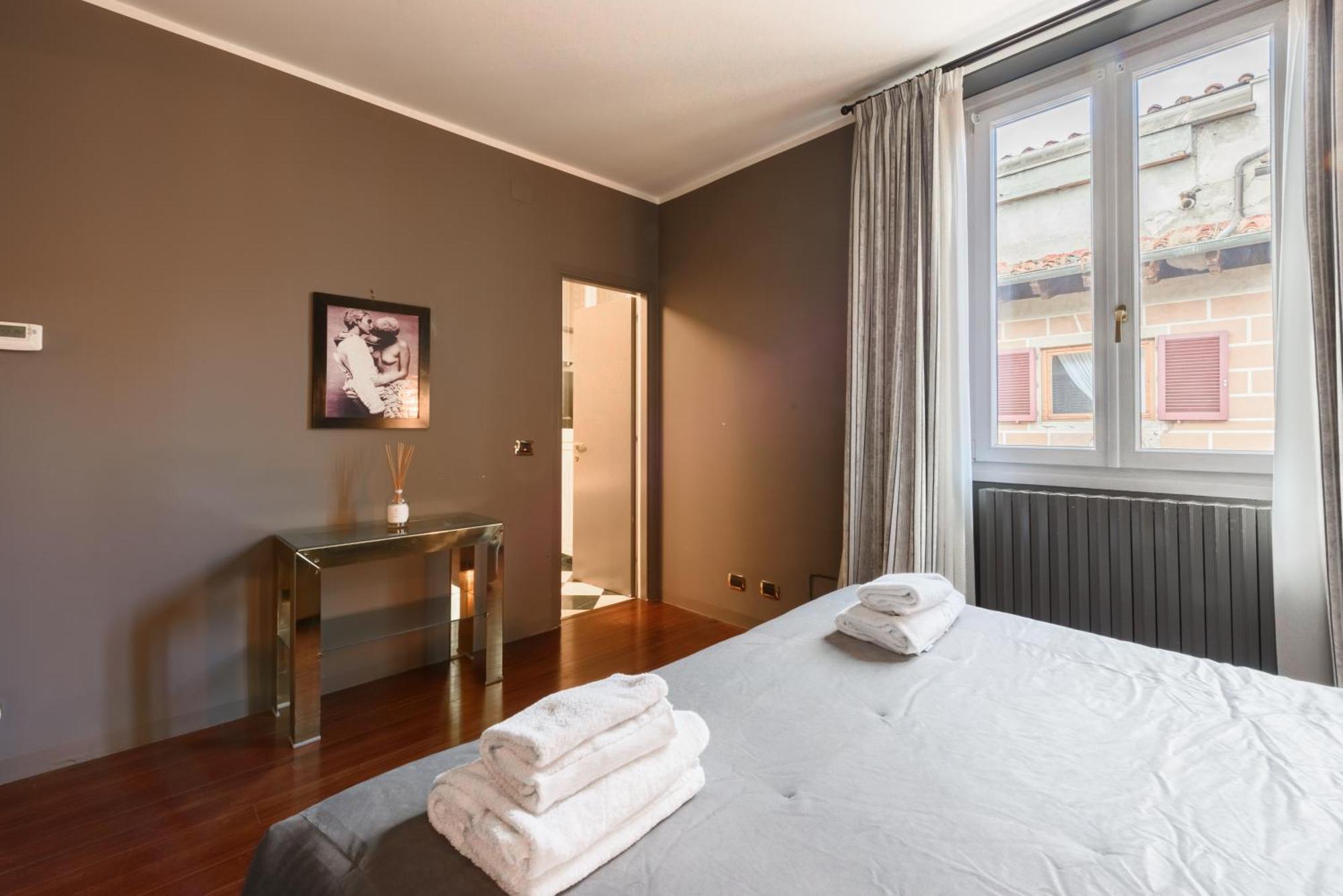 Apartment Regina House By Mmega Florence