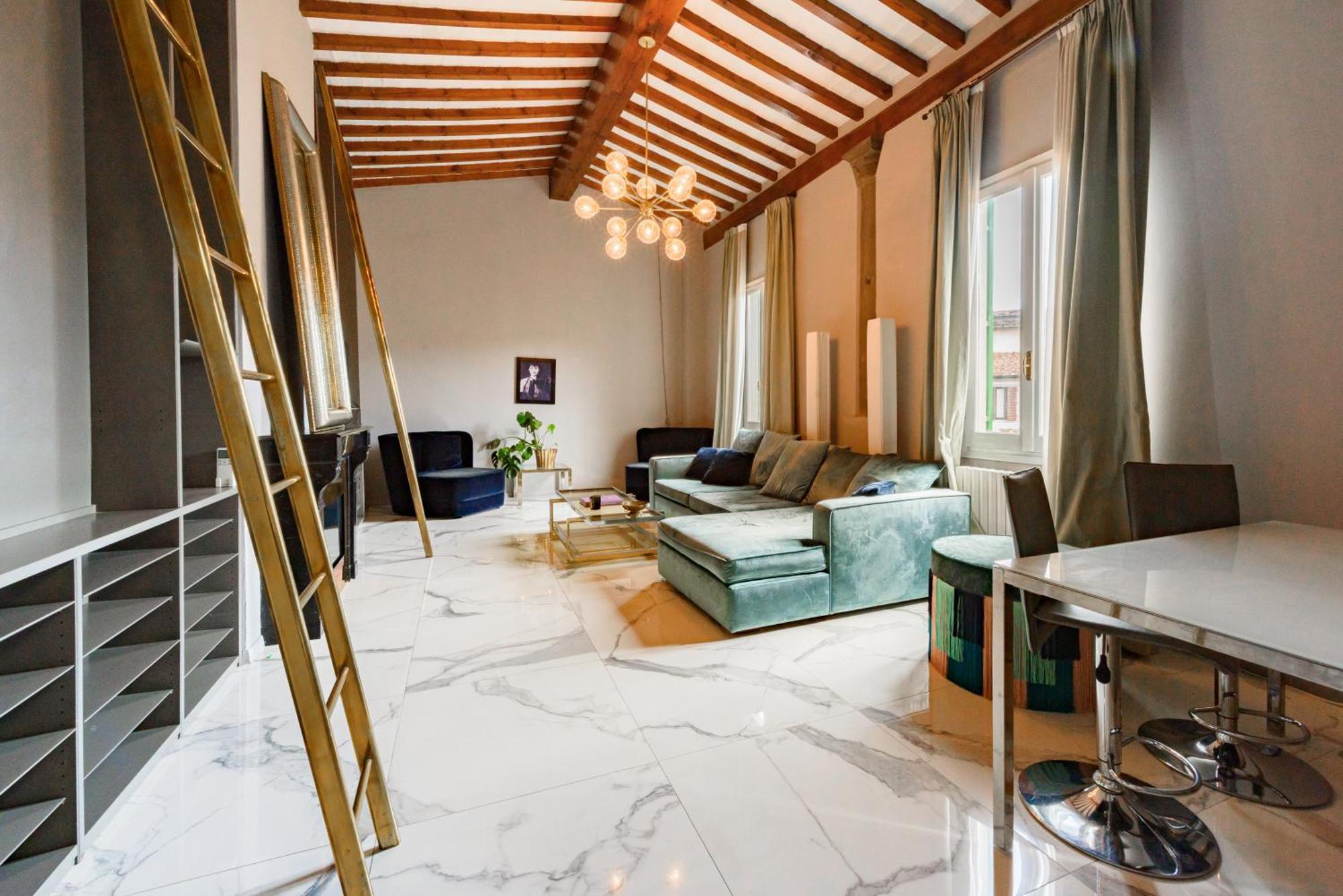 Apartment Regina House By Mmega Florence