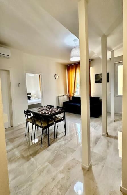 Nencionihouse- Modern Comfort Close To Center Apartment *