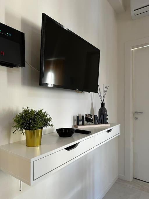 Nencionihouse- Modern Comfort Close To Center Apartment *