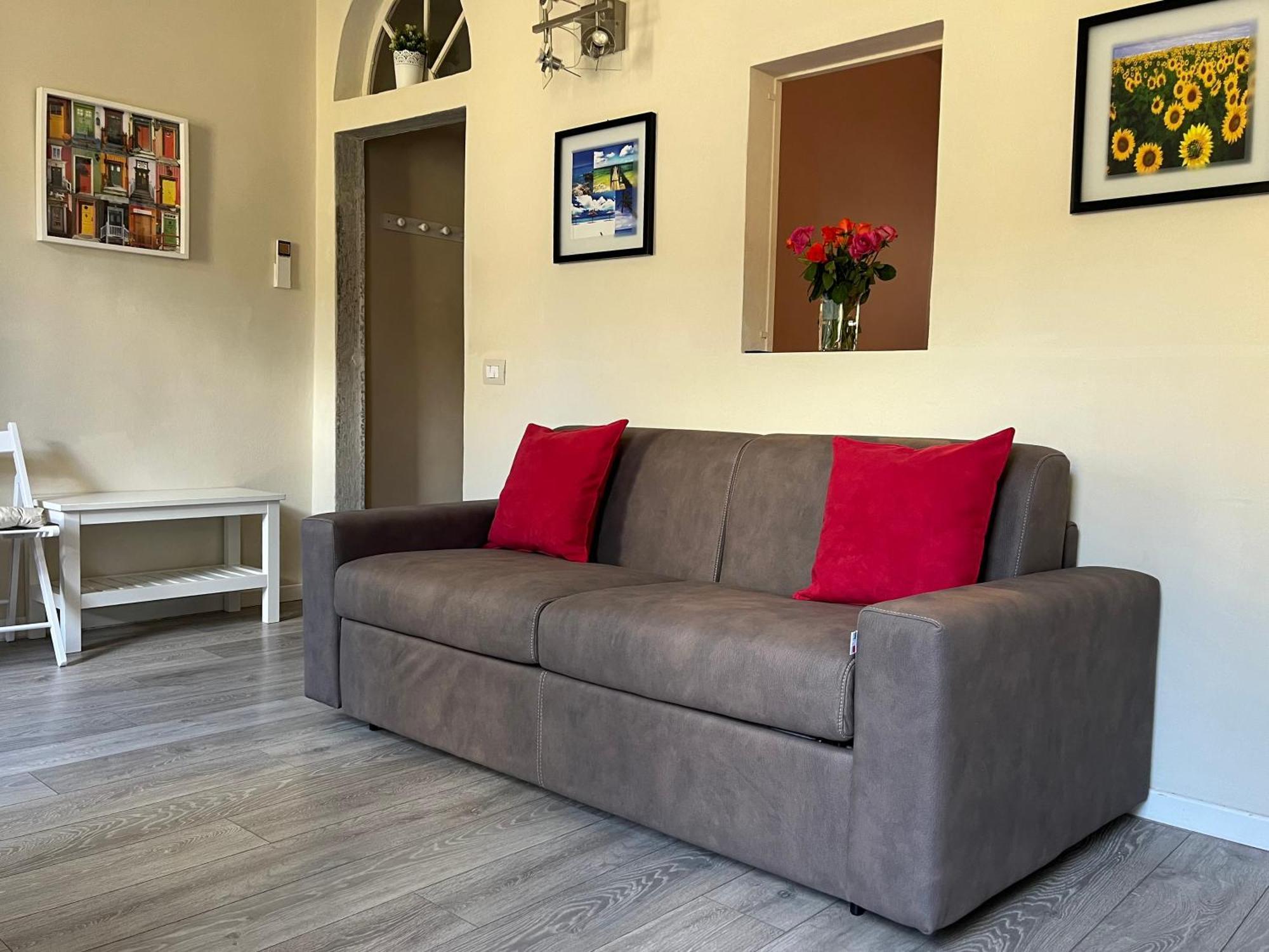 Vasari - Near Smn Station Apartment