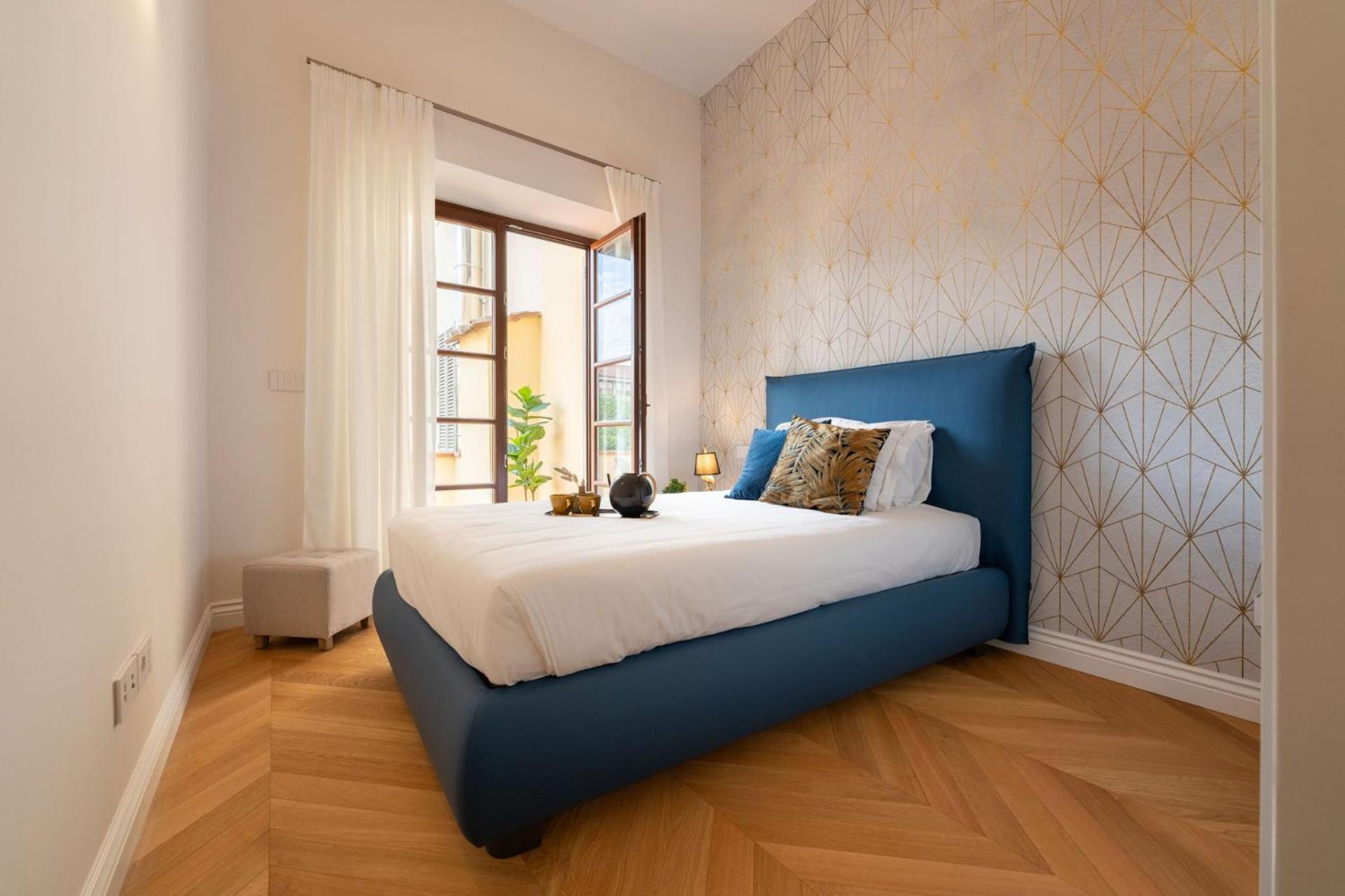- Modern Florentine Terrace Few Steps From Duomo Apartment