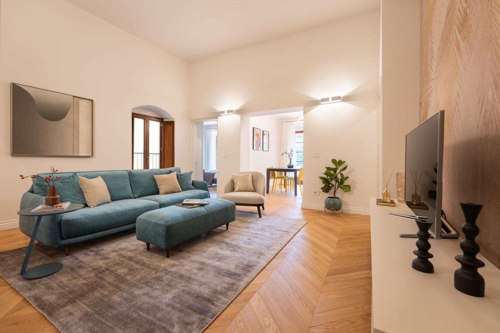 - Modern Florentine Terrace Few Steps From Duomo