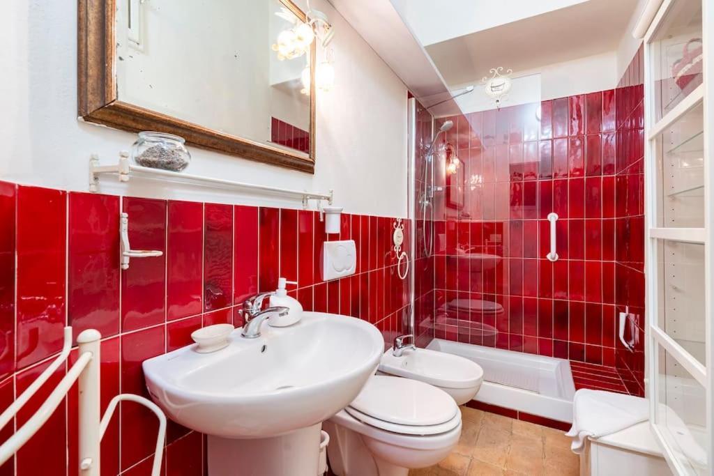 Apartment Relax Like Home, Piazza Santa Croce, With Balcony *