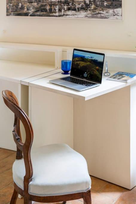 Apartment Relax Like Home, Piazza Santa Croce, With Balcony Florence