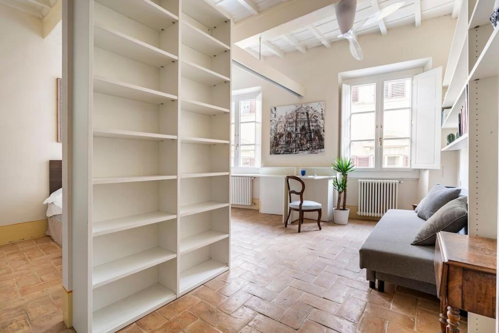 Apartment Relax Like Home, Piazza Santa Croce, With Balcony