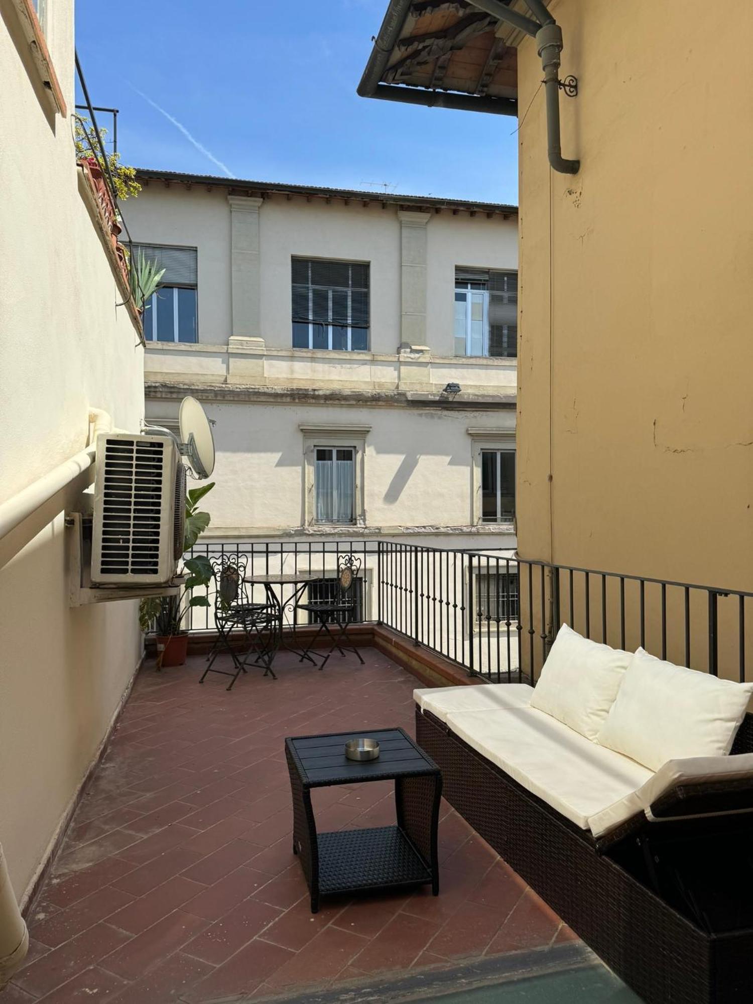 Apartment Mini Casa Con Terrazzo In Centro Florence