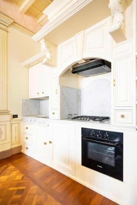 Apartment Rinascimento Giraldi -12 Ospiti 80 Mt Dal Duomo -