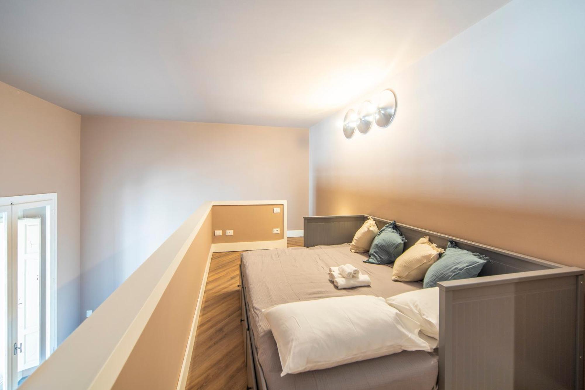 Stylish On The Lungarno In Apartment Florence