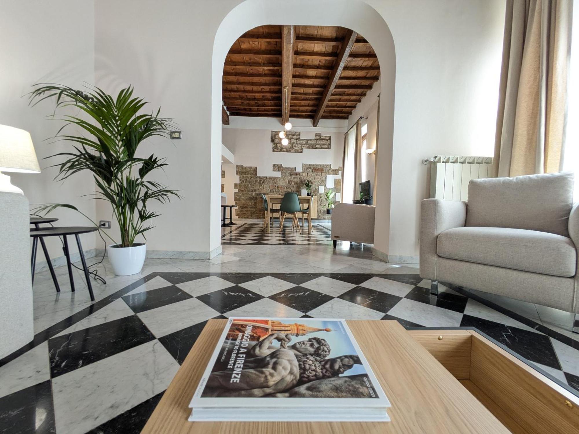 Flowers' Duomo, Central And Spacious Apartment