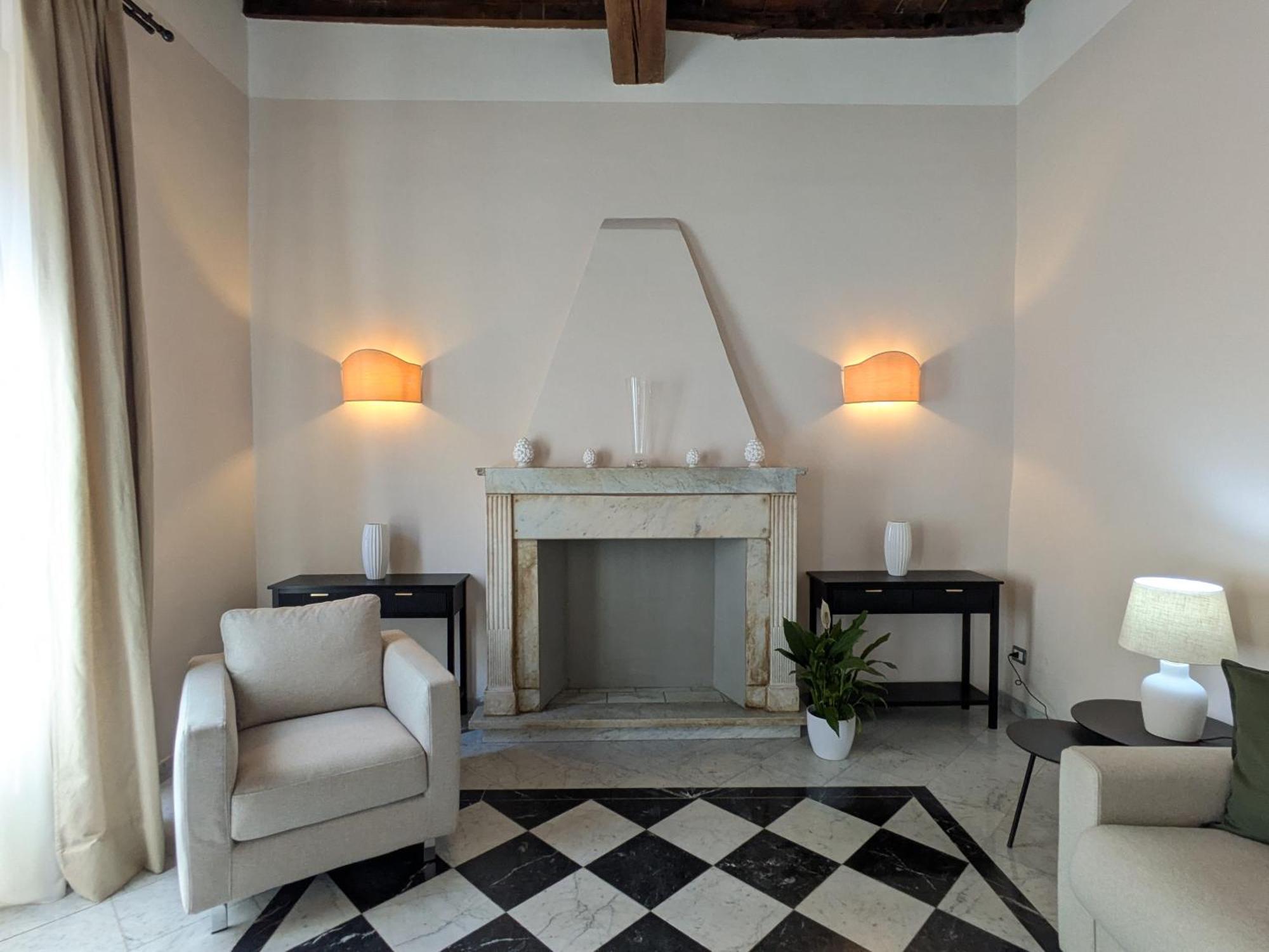 Flowers' Duomo, Central And Spacious Apartment *
