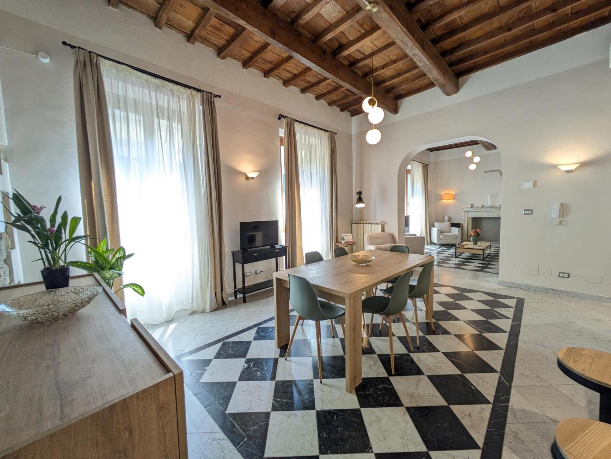 Apartment Flowers' Duomo, Central And Spacious Florence