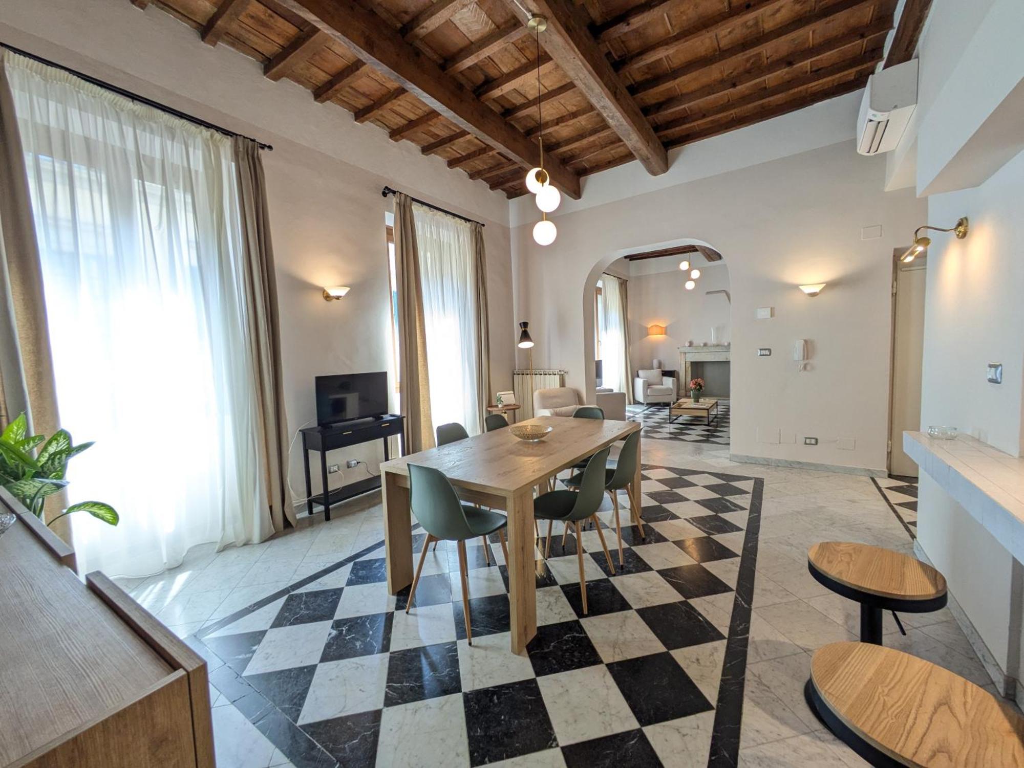 Flowers' Duomo, Central And Spacious Apartment *